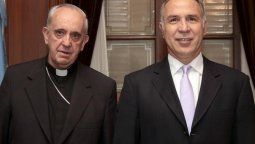 altText(Lorenzetti va al Vaticano en vuelo comercial, no en el avión de Cristina)}