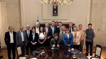 Bloomberg / AtlasIntel: Mejora la aprobación de Javier Milei entre los argentinos