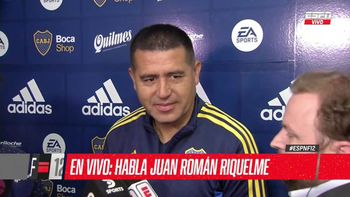 Juan Román Riquelme brindóun extenso reportaje y realizó una insólita defensa al técnico Hugo Ibarra quequedó “en la cuerda floja” por malosresultados. (Foto: Twitter/@SC_ESPN) Juan Román Riquelme brindóun extenso reportaje y realizó una insólita defensa al técnico Hugo Ibarra quequedó “en la cuerda floja” por malosresultados. (Foto: Twitter/@SC_ESPN)