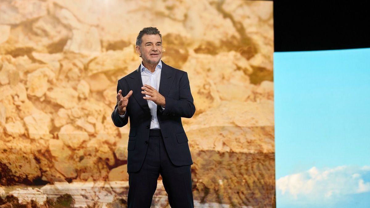 Laempresa Vista, de Miguel Galuccio, informó que alcanzó una producción de más de160.000 barriles y se consolida como la principal productora de petróleo enArgentina.