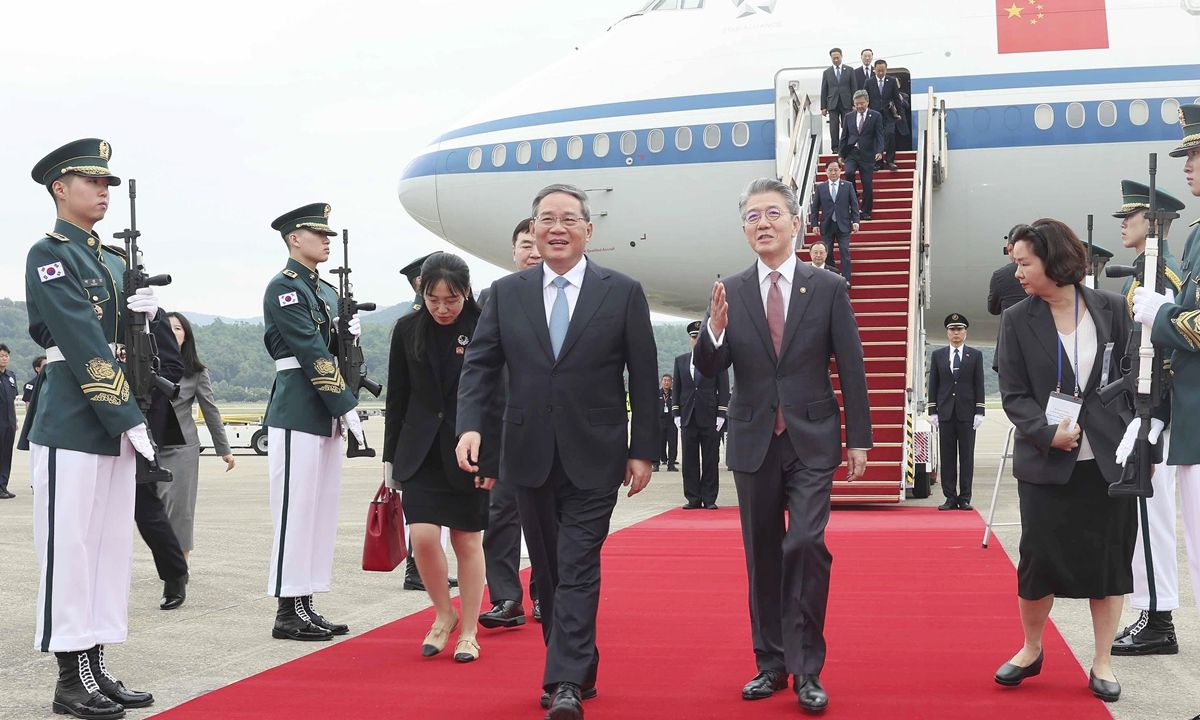 1er. ministro chino, Li Qiang, llegando a Seúl, Corea del Sur, para asistir a la 9na. Cumbre Trilateral. 1er. ministro chino, Li Qiang, llegando a Seúl, Corea del Sur, para asistir a la 9na. Cumbre Trilateral.