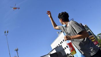 La Selección Argentinacampeona del mundo en Qatar 2022 sobrevoló la ciudad de Buenos Aires y regresóal predio de Ezeiza. (Foto: Télam) La Selección Argentinacampeona del mundo en Qatar 2022 sobrevoló la ciudad de Buenos Aires y regresóal predio de Ezeiza. (Foto: Télam)