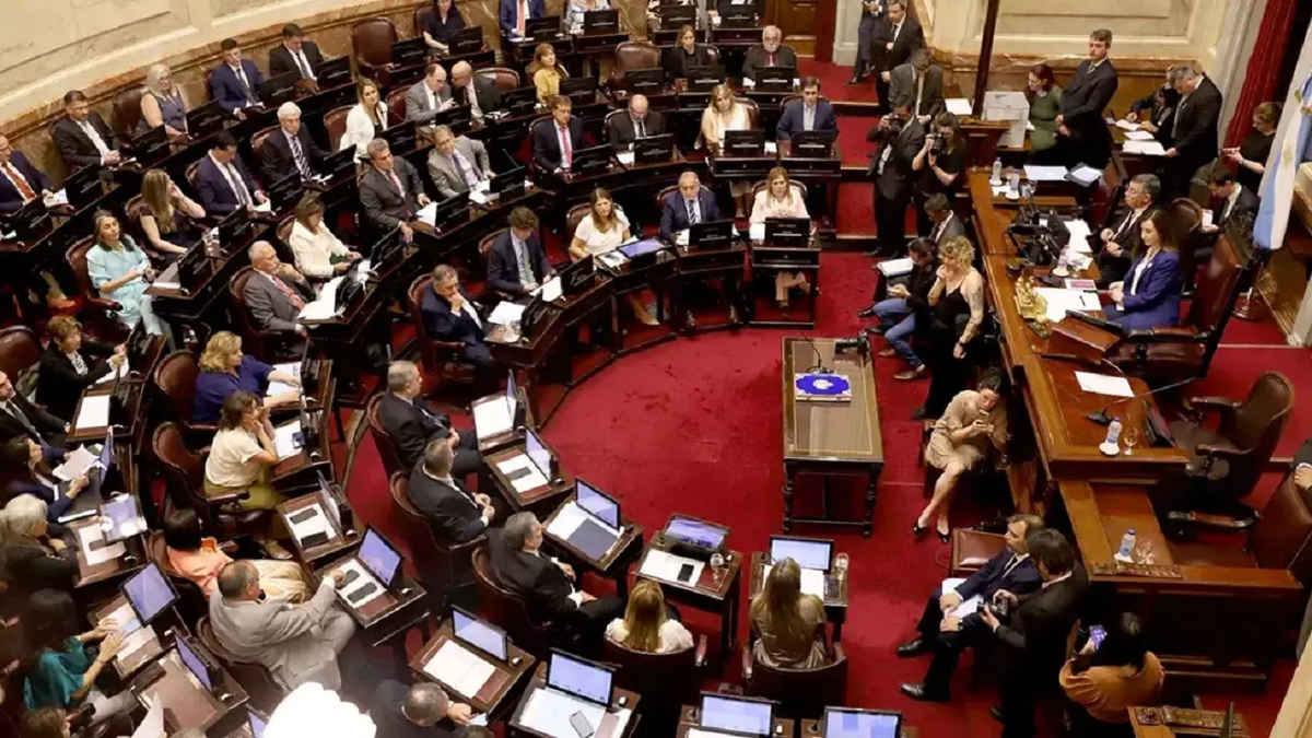 La Cámara de Senadores de la Nación tratará el proyecto de ley que declara a la educación como servicio esencial. La Cámara de Senadores de la Nación tratará el proyecto de ley que declara a la educación como servicio esencial.
