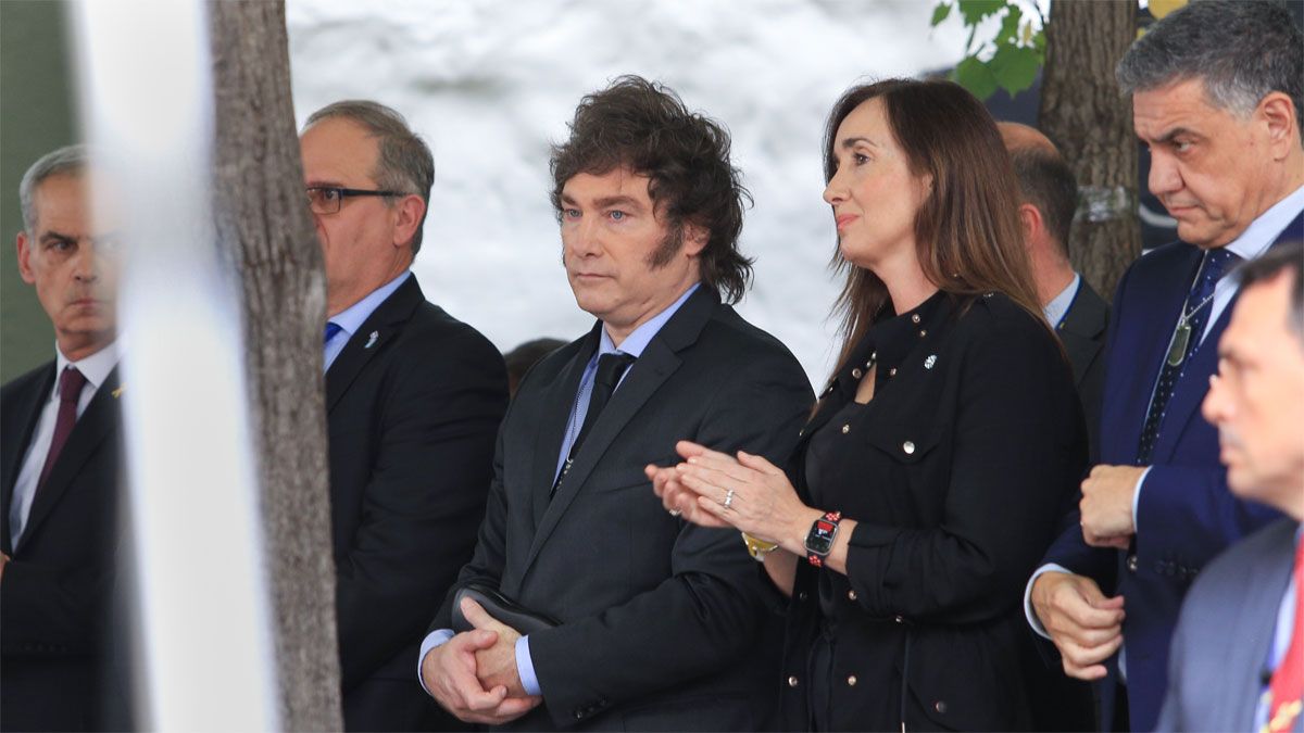 Milei y Villarruel durante el acto conmemorativo. Milei y Villarruel durante el acto conmemorativo.