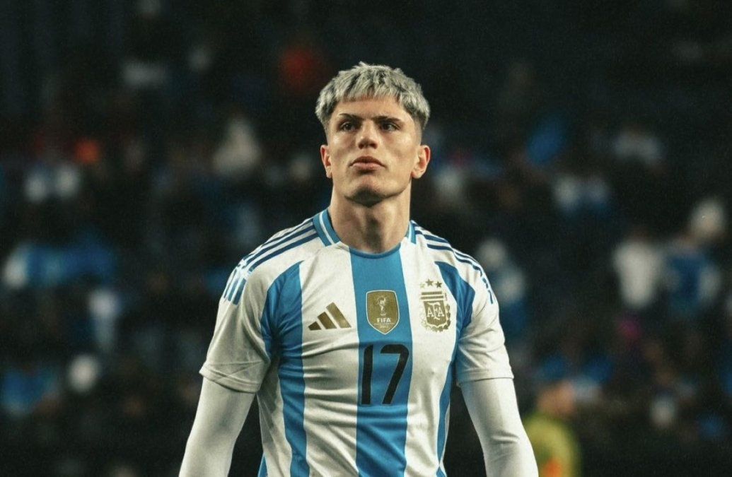 Sacude la Scaloneta: Alejandro Garnacho rompió el silencio y dejó en la mira a Lionel Scaloni.