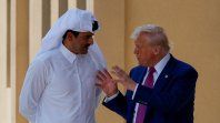 Trump junto al emir de Qatar, quien, al igual que EAU, se halla enemistado con Irán y sus proxys chiitas. Trump junto al emir de Qatar, quien, al igual que EAU, se halla enemistado con Irán y sus proxys chiitas.