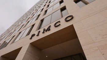 Pimco pide que Milei elimine las bandas y advirtió:
