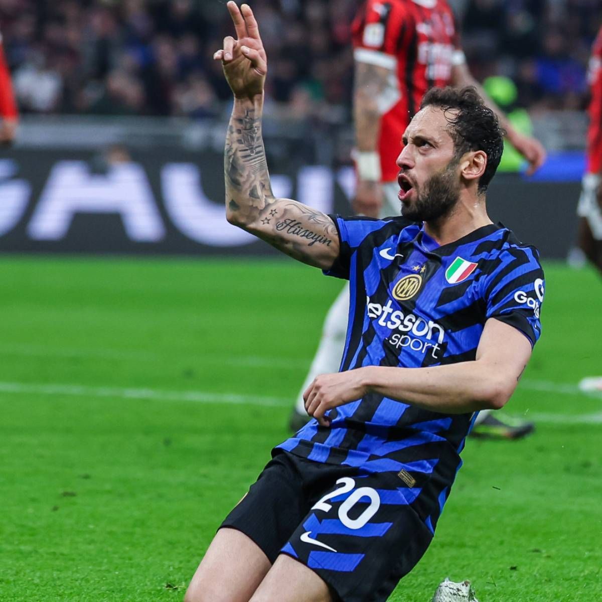Hakan Calhanoglu. Hakan Calhanoglu.