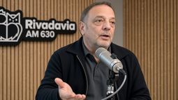 Baby Etchecopar salió con los tapones de punta contra Javier Milei por el paso del líder de Brasil Flávio Bolsonaro rumbo a Miami y le cantó las cuarenta. Foto: Captura Radio Rivadavia Baby Etchecopar salió con los tapones de punta contra Javier Milei por el paso del líder de Brasil Flávio Bolsonaro rumbo a Miami y le cantó las cuarenta. Foto: Captura Radio Rivadavia