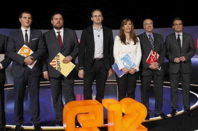 Los candidatos a la Generalitat de las siete formaciones con representación parlamentaria: Artur Mas (CiU) Pere Navarro (PSC), Alícia Sánchez-Camacho (PPC), Joan Herrera (ICV-EUiA), Oriol Junqueras (ERC), Albert Rivera (Ciutadans), y Alfons López Tena (So