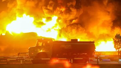 Explotó una refinería de petróleo en Irán tras promesa de Israel