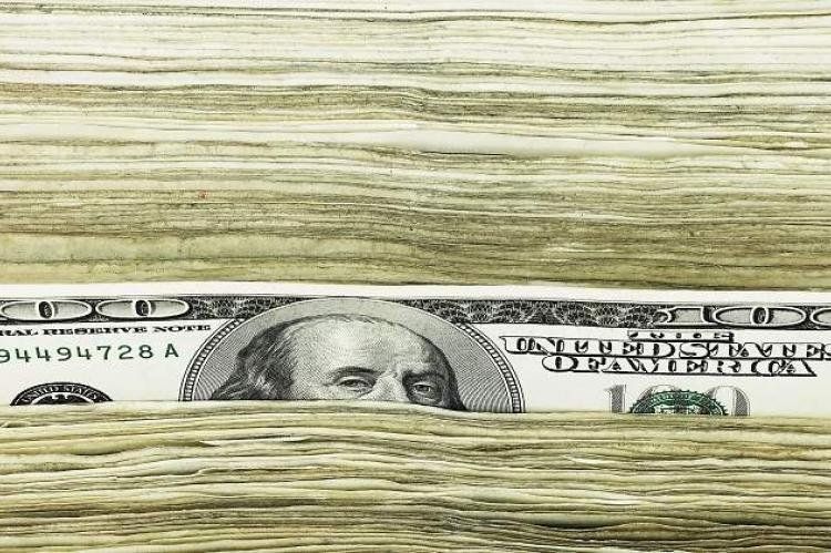El blue a $200 vuelve a instalarse en el horizonte.