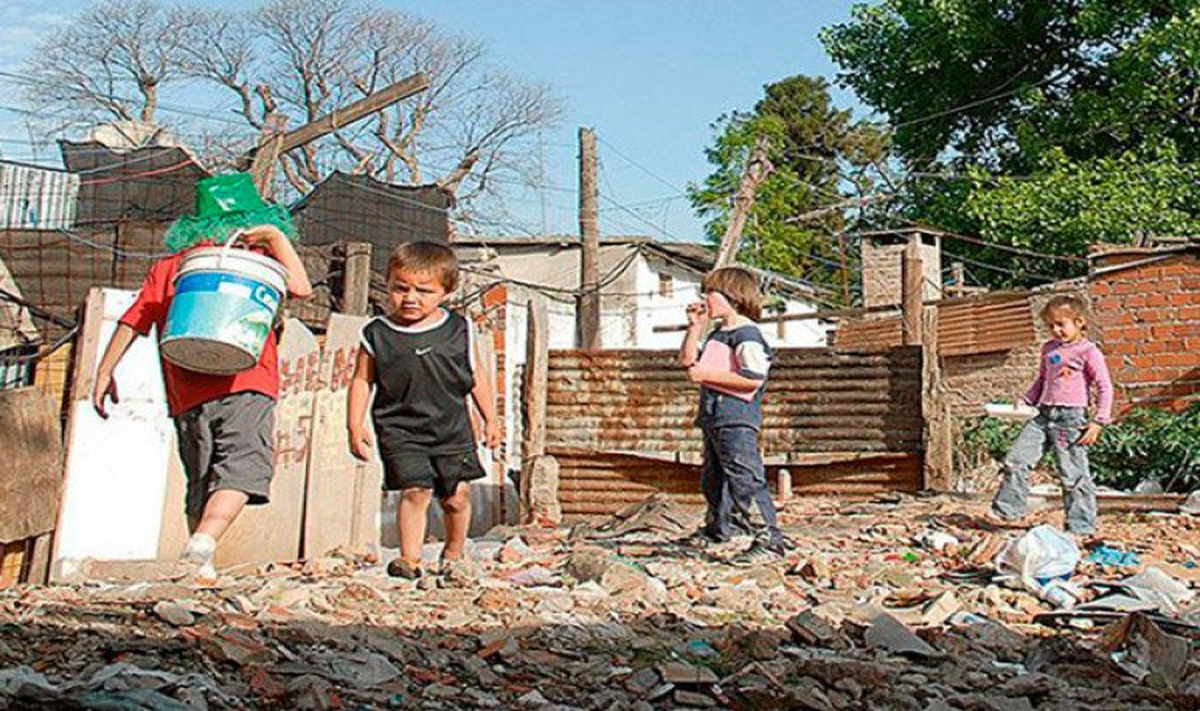 Alarmante la gran cantidad de chicos que se encuentran en la calle. Alarmante la gran cantidad de chicos que se encuentran en la calle. 