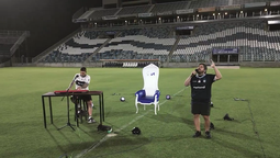 El recuerdo de Maradona, en la creatividad de Gimnasia y Esgrima La Plata. El recuerdo de Maradona, en la creatividad de Gimnasia y Esgrima La Plata.