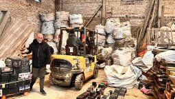 El jueves en Rosario, agentes policiales y municipales secuestraron en una chatarrería: cobre, aluminio, dólares, euros, pesos, autopartes y armas de fuego.