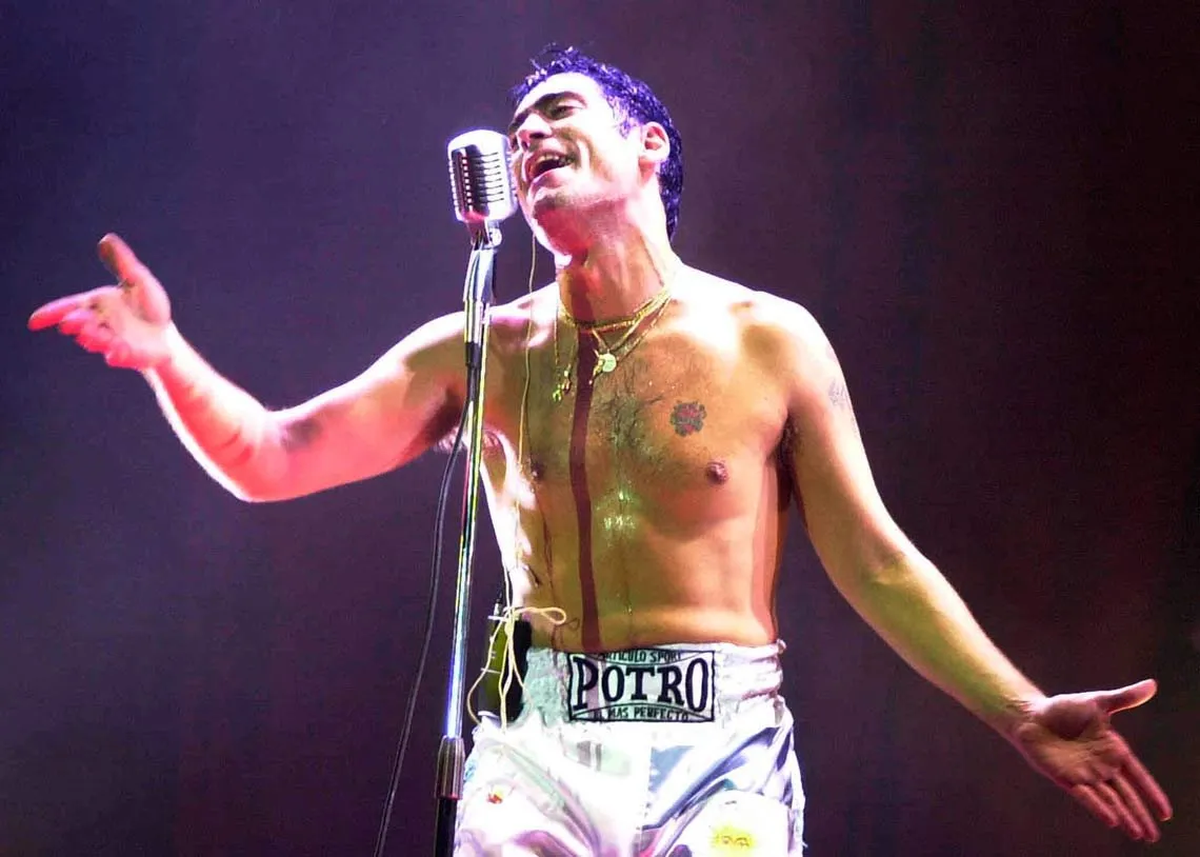 Rodrigo logró un récord absoluto en el Luna Park al hacer 13 recitales seguidos, algo que nunca había pasado en ese famoso teatro. Rodrigo logró un récord absoluto en el Luna Park al hacer 13 recitales seguidos, algo que nunca había pasado en ese famoso teatro.