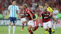 Racing, clasificado a octavos de final, perdió 2-1 con el Flamengo. (Foto: Reuters/Noticias Argentinas)
