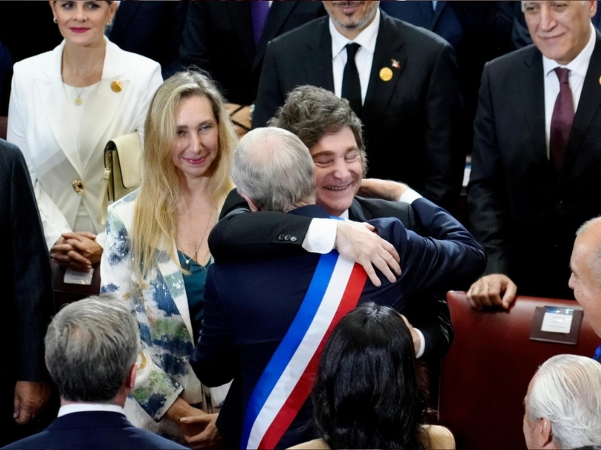 Tarde pero seguro, encuentro de Milei y José Antonio Kast Tarde pero seguro, encuentro de Milei y José Antonio Kast