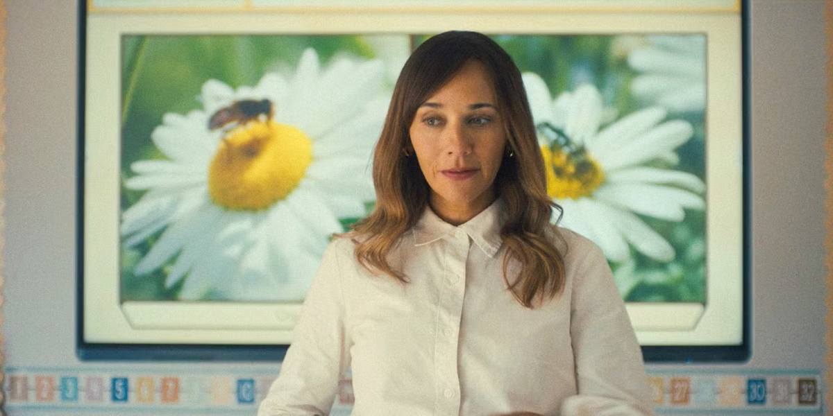 El creador de la serie, Charlie Brooker, logró plasmar una metáfora brillante que incluso satiriza el propio modelo de suscripción por niveles de Netflix, la plataforma que transmite la serie. Esta ironía no pasó desapercibida para los espectadores, quienes rápidamente señalaron en redes sociales la audacia de la crítica. El creador de la serie, Charlie Brooker, logró plasmar una metáfora brillante que incluso satiriza el propio modelo de suscripción por niveles de Netflix, la plataforma que transmite la serie. Esta ironía no pasó desapercibida para los espectadores, quienes rápidamente señalaron en redes sociales la audacia de la crítica.