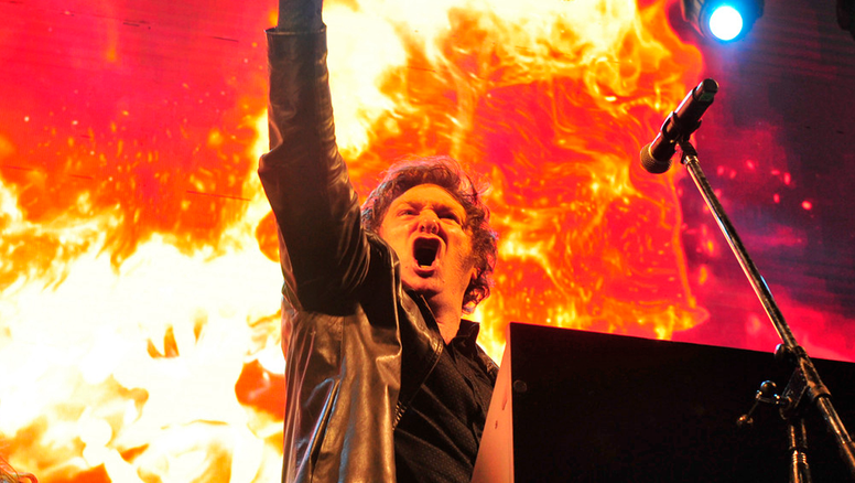 Si no hay pan, que haya circo: Javier Milei, en llamas, rumbo al 2027