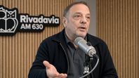 Baby Etchecopar salió con los tapones de punta contra Javier Milei por el paso del líder de Brasil Flávio Bolsonaro rumbo a Miami y le cantó las cuarenta. Foto: Captura Radio Rivadavia