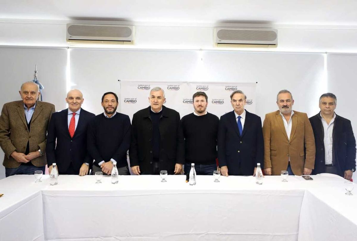 Los presidentes de los partidos que integran Juntos por el Cambio sen la sede del Comité Nacional de la UCR. Foto NA Los presidentes de los partidos que integran Juntos por el Cambio sen la sede del Comité Nacional de la UCR. Foto NA