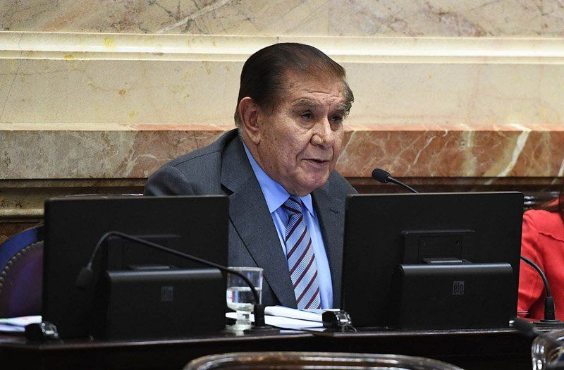 El momento coincidió con el aniversario de la muerte de Guillermo Pereyra, quien lideró el gremio petrolero por 38 años, y fue también senador nacional por la provincia del Neuquén entre 2013 y 2019. El momento coincidió con el aniversario de la muerte de Guillermo Pereyra, quien lideró el gremio petrolero por 38 años, y fue también senador nacional por la provincia del Neuquén entre 2013 y 2019. 