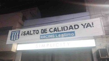 Loshinchas de Racing están perdiendo la paciencia y explotaron contra elpresidente Diego Milito con el pedido: “Refuerzos ahora”. (Foto: Gentileza: TyCSports) Loshinchas de Racing están perdiendo la paciencia y explotaron contra elpresidente Diego Milito con el pedido: “Refuerzos ahora”. (Foto: Gentileza: TyCSports)