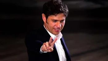 Con la crisis bajo el brazo, la osada jugada territorial de Axel Kicillof en el interior