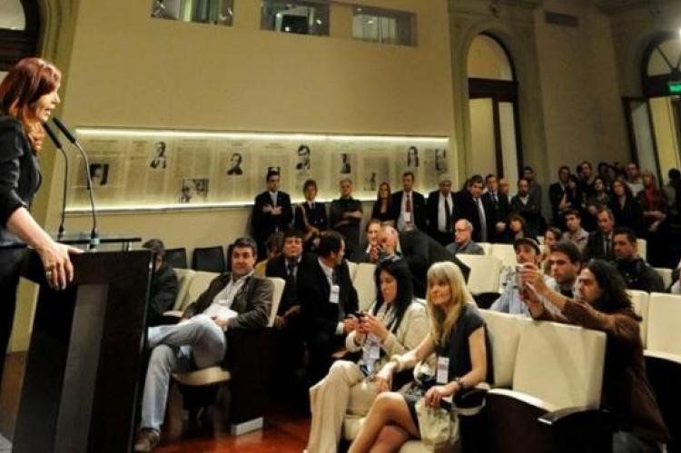 Cristina y la polémica conferencia.