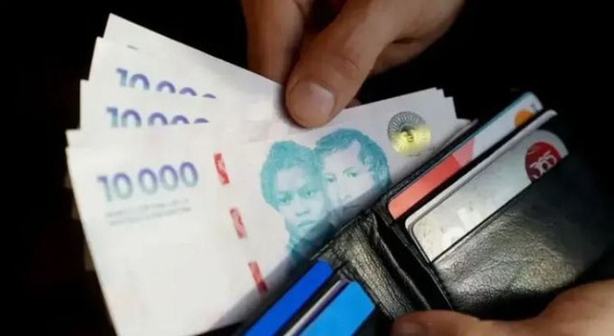 "El aguinaldo de diciembre 2025 muestra una orientación más conservadora y defensiva comparado con 2024", concluyen desde la consultora Focus Market. "El aguinaldo de diciembre 2025 muestra una orientación más conservadora y defensiva comparado con 2024", concluyen desde la consultora Focus Market.