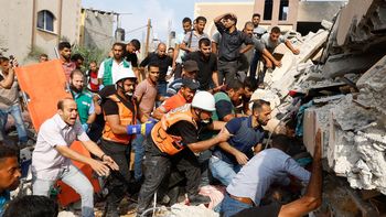 Israel recontraombardea Gaza. Israel recontraombardea Gaza.