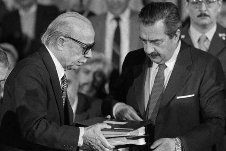 sabato alfonsin.jpg