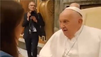 Malena Guinzburg visitó al papa Francisco y le hizo un sabroso regalo. (Foto: Captura de video) Malena Guinzburg visitó al papa Francisco y le hizo un sabroso regalo. (Foto: Captura de video)