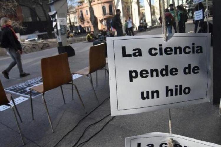 conicet_en_crisis.jpg