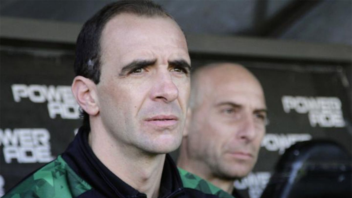 Aldosivi atraviesa una dura crisis institucional y futbolística que arrancó con la quema autos, ahora, echó al DT Leandro Somoza.