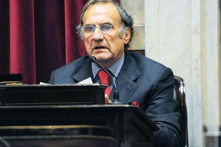 Carlos Reutemann criticó el proyecto del oficialismo y le pidió a la Presidente que escuche a las voces disidentes