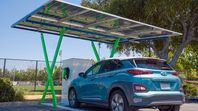 Vehículo eléctrico con carga a base de energía solar.