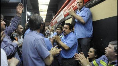 La metropelea se les fue de las manos...