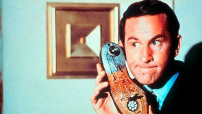 Alberto Fernández y El superagente 86: Espías y chat existen