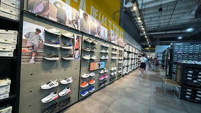 Cuál es el outlet de Buenos Aires que ofrece grandes descuentos en zapatillas