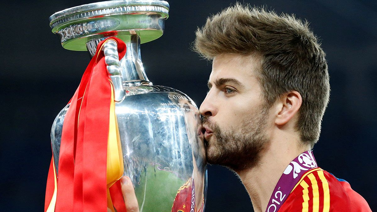 Gerard Piqué anunció su retiro de la actividad futbolística en un año signado por su escandalosa separación de la cantante colombiana Shakira. (Foto: Noticias Argentinas/Reuters)