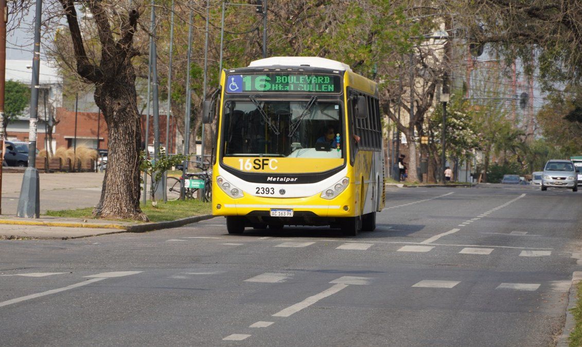 Empresarios de colectivos redujeron la cantidad de unidades en servicios.