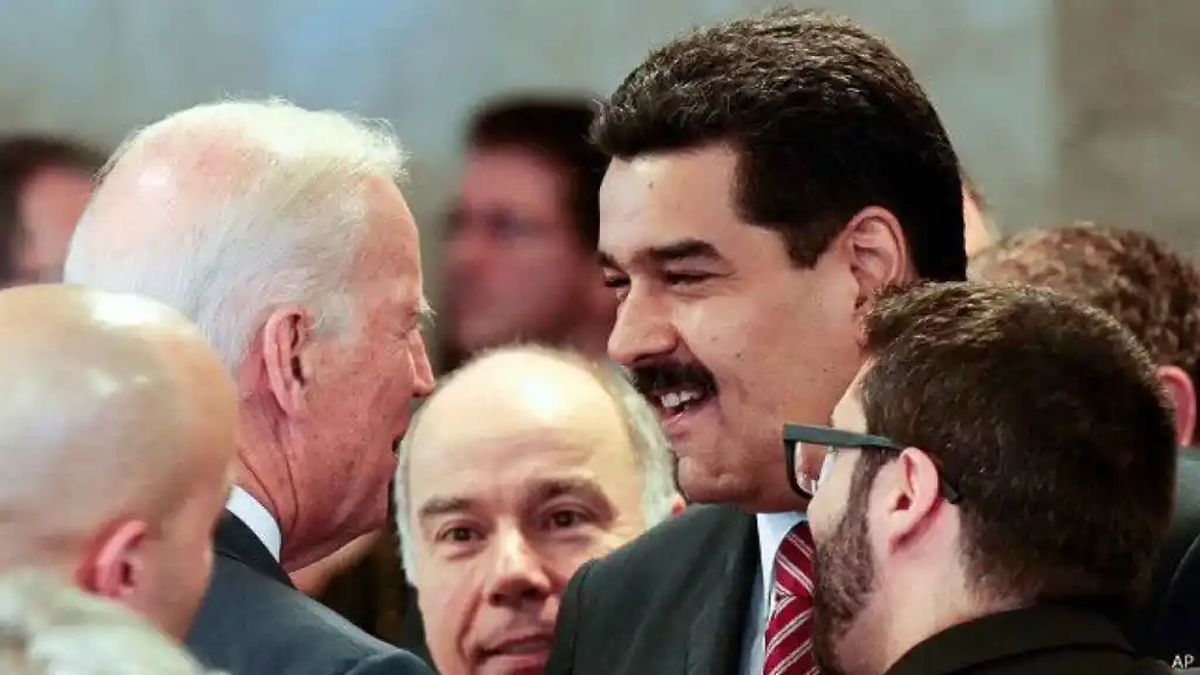 Joe Biden y Nicol&aacute;s Maduro.