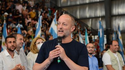 Martín Insaurralde en busca del sufragio juvenil en Lomas