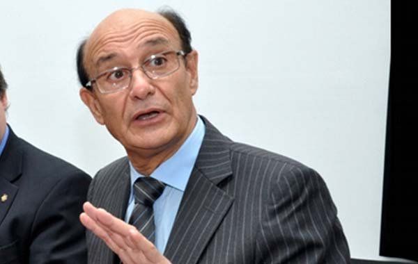 En Córdoba, se complica la situación de Oscar González. 