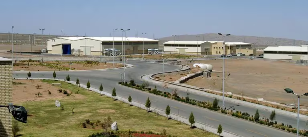 Una vista de las instalaciones de enriquecimiento de uranio de Natanz, a 250 km al sur de Teher&aacute;n (REUTERS/Raheb Homavandi/archivo)