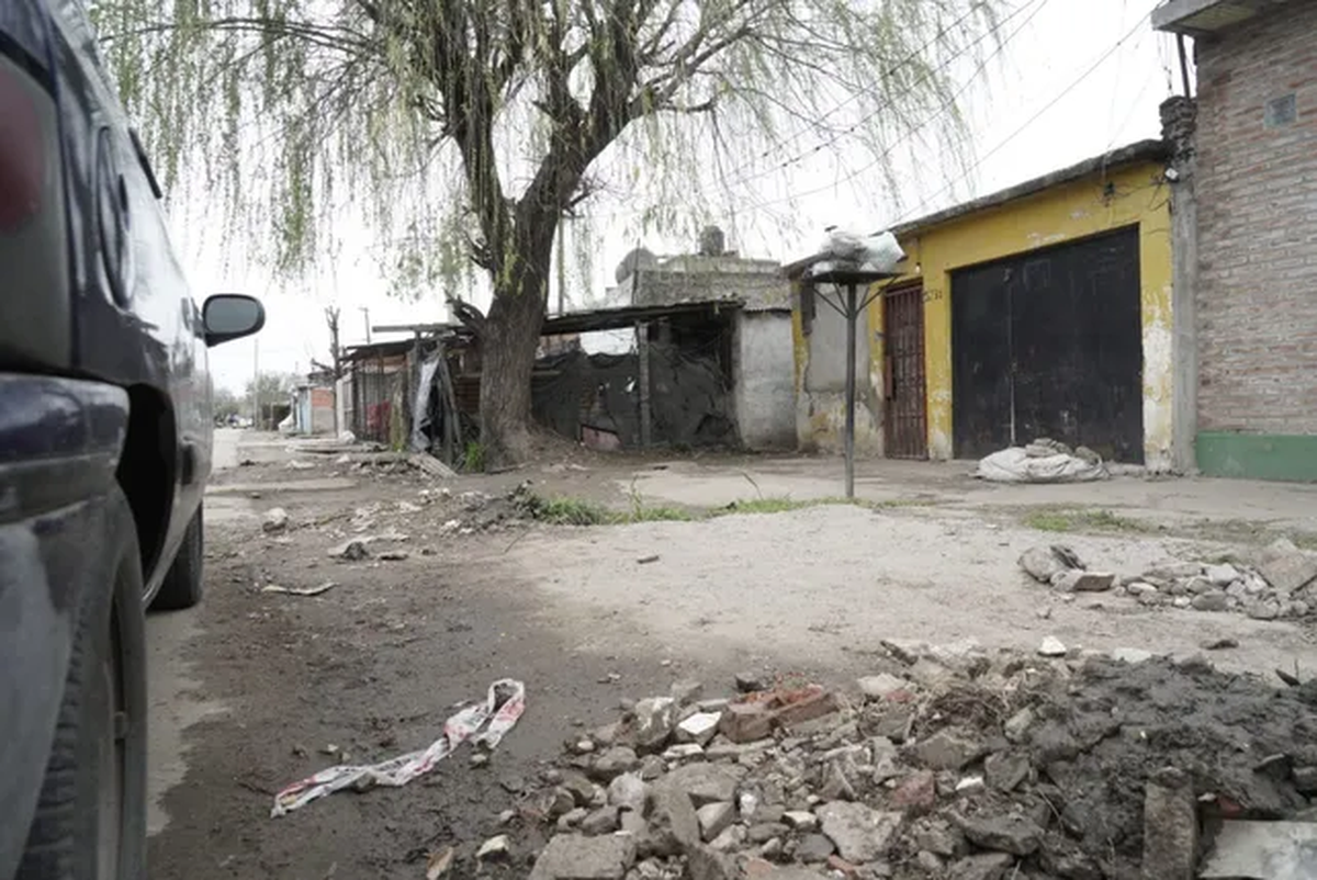 Los narcos dejan sus sellos principalmente en los barrios más vulnerables. Los narcos dejan sus sellos principalmente en los barrios más vulnerables. 