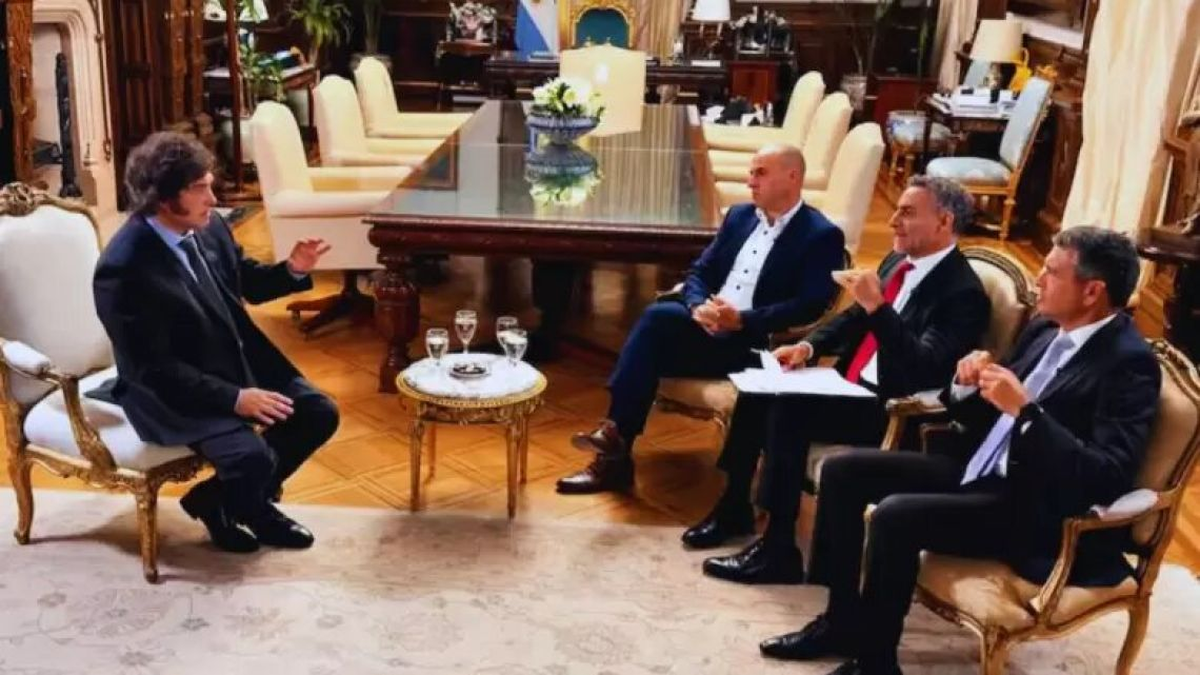 Milei juega de local: en Casa Rosada y con periodistas Milei juega de local: en Casa Rosada y con periodistas