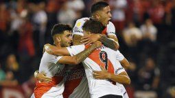 Real Madrid, con la mirada atenta en un futbolista de RIver.